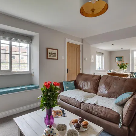 Holiday home Stoneleigh *