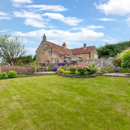 Stoneleigh Holiday home